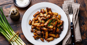 САЛАТ С ШАМПИНЬОНАМИ И КАРТОШКОЙ