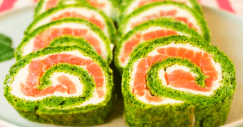 ШПИНАТНЫЙ РУЛЕТ С КРАСНОЙ РЫБОЙ