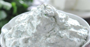 ФЕТА С ЧЕСНОКОМ И ЗЕЛЕНЬЮ