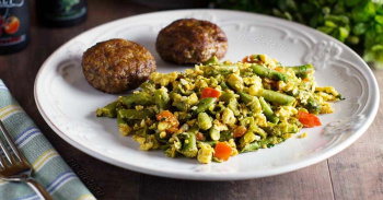 СТРУЧКОВАЯ ФАСОЛЬ С ЯЙЦАМИ