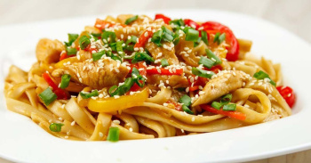 WOK С КУРИНЫМ ФИЛЕ